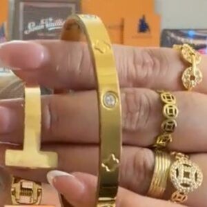 Real 18K gold plated on 316L stainless steel Metal Hypoallergenic Non tarnish!